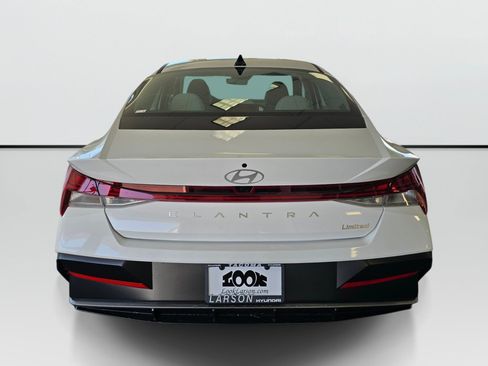 New 2026 Hyundai Elantra Limited FWD image 5