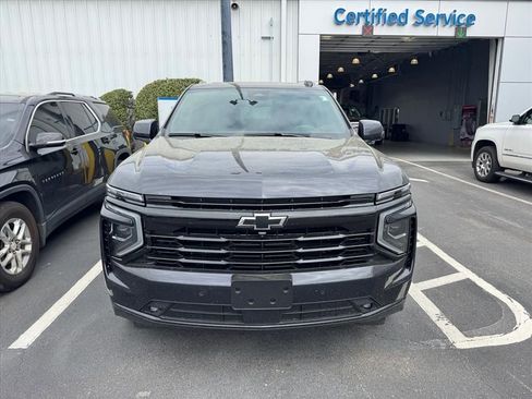 New 2025 Chevrolet Suburban RST w/ RST Capability Package AWD/4WD image 10