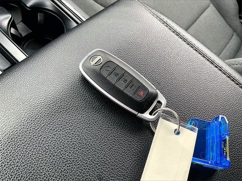 Used 2024 Ford F150 XLT w/ Mobile Office Package image 27