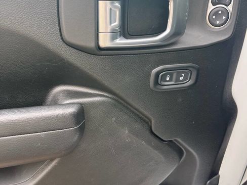 Used 2022 Jeep Gladiator Sport image 21