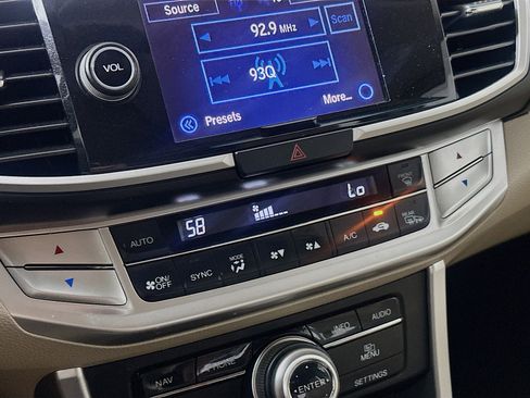 Used 2015 Honda Accord Touring image 23
