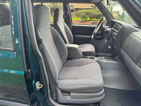 Used 1998 Jeep Cherokee Sport image 12