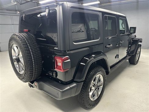 Used 2020 Jeep Wrangler Unlimited Sahara AWD/4WD image 7
