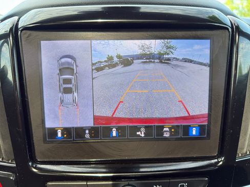 Used 2022 Chevrolet Traverse Premier w/ Redline Edition AWD/4WD image 32