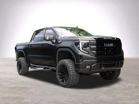 Used 2024 GMC Sierra 1500 Elevation w/ Elevation Premium Package AWD/4WD image 2