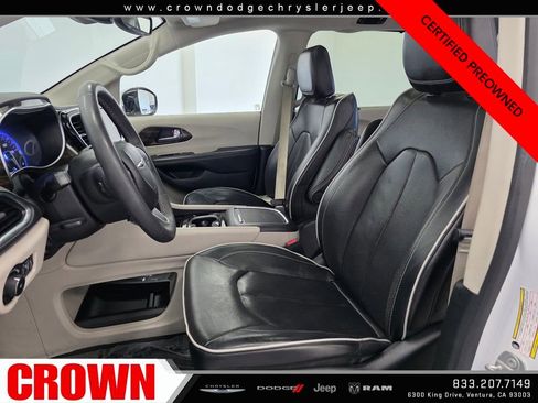 Certified 2023 Chrysler Pacifica Limited image 21