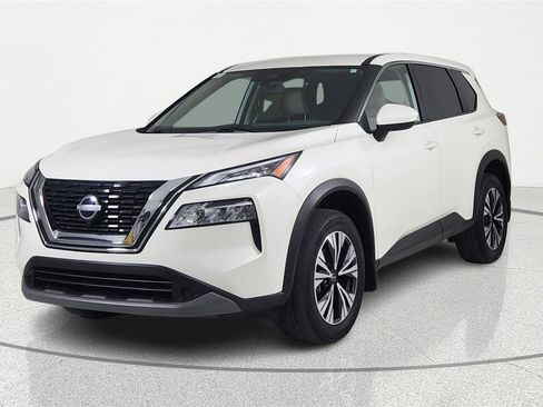 Used 2023 Nissan Rogue SV image 2