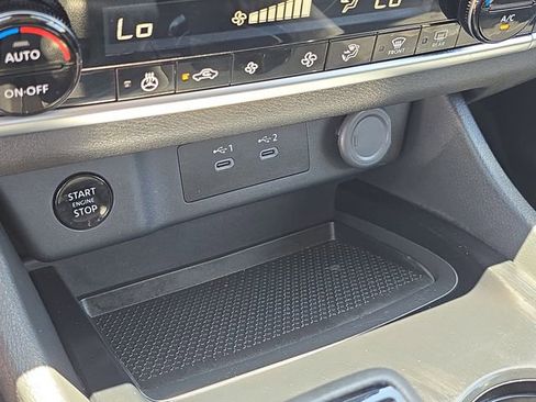 Certified 2025 Nissan Rogue SV w/ SV Premium Package FWD image 27