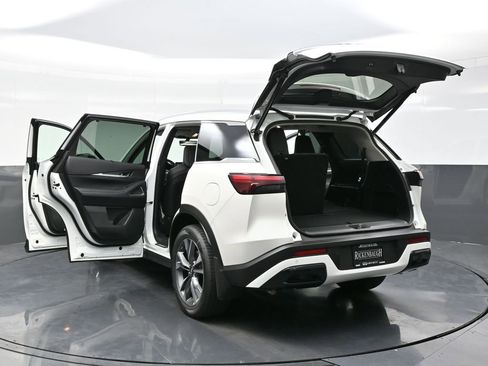 Used 2025 INFINITI QX60 Luxe w/ Cargo Package image 46