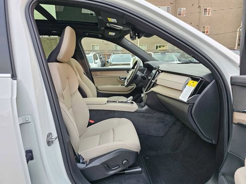 New 2026 Volvo XC90 B6 Core image 10