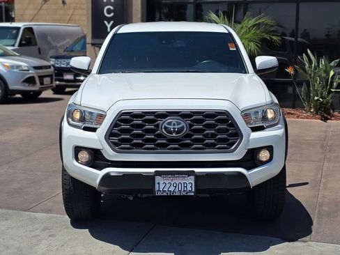 Used 2020 Toyota Tacoma TRD Off-Road w/ Technology Package RWD image 4