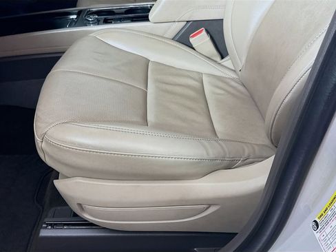 Used 2022 Lincoln Corsair FWD w/ Premium Package image 12