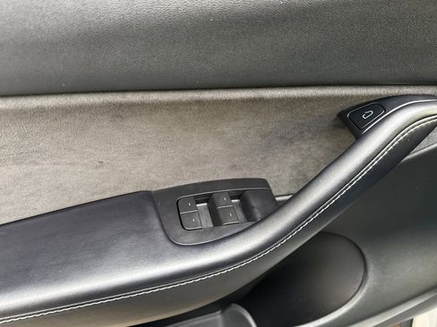 Used 2022 Tesla Model Y Performance image 24