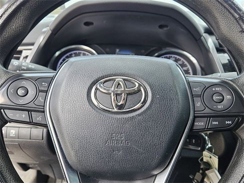 Used 2020 Toyota Camry LE image 8