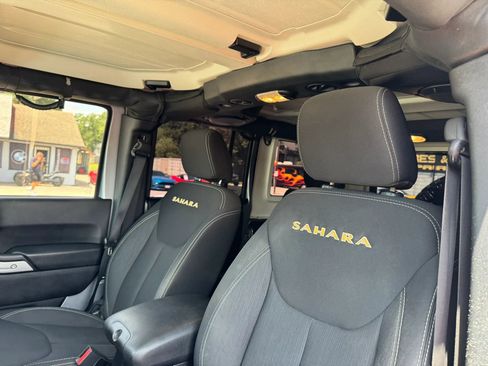 Used 2014 Jeep Wrangler Unlimited Sahara w/ Max Tow Package AWD/4WD image 29