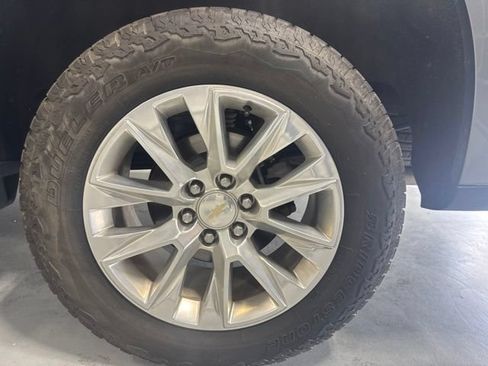 Used 2020 Chevrolet Silverado 1500 LTZ w/ LTZ Premium Package AWD/4WD image 9