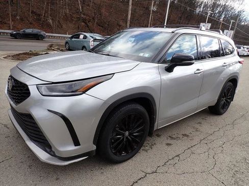 Certified 2023 Toyota Highlander XSE image 10