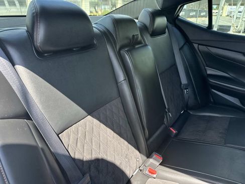 Used 2023 Nissan Maxima SR w/ Sport Mat Group FWD image 13