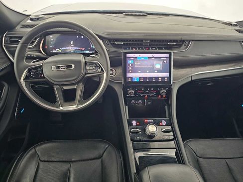 Used 2023 Jeep Grand Cherokee Overland AWD/4WD image 18