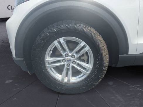 Used 2022 Ford Explorer XLT w/ Equipment Group 202A AWD/4WD image 14