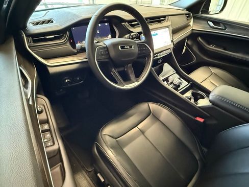 New 2026 Jeep Grand Cherokee L Limited w/ Limited Altitude Package AWD/4WD image 17