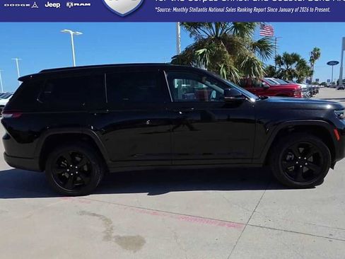Used 2024 Jeep Grand Cherokee L Altitude AWD/4WD image 9
