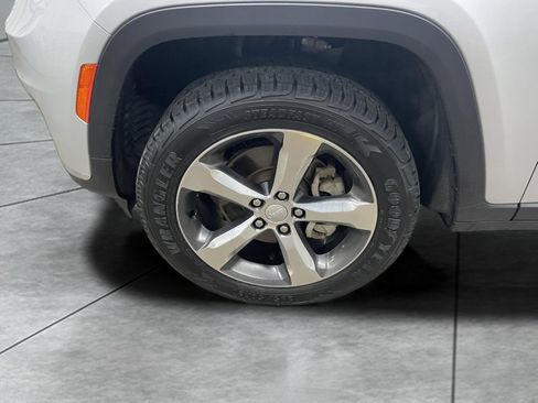 Used 2021 Jeep Grand Cherokee L Limited AWD/4WD image 19