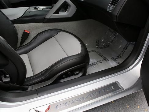 Used 2019 Chevrolet Corvette Stingray w/ 2LT Preferred Equipment Group image 29