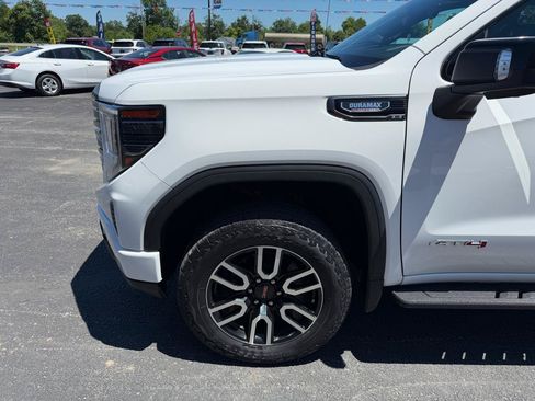 Used 2023 GMC Sierra 1500 AT4 w/ AT4 Premium Package AWD/4WD image 13