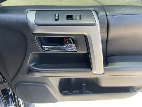 Used 2017 Toyota 4Runner Limited AWD/4WD image 21