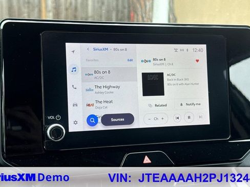 Certified 2023 Toyota Venza LE image 28