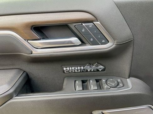 Used 2025 Chevrolet Silverado 1500 High Country image 25