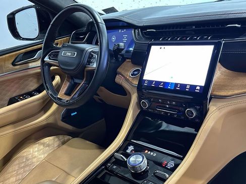 Used 2021 Jeep Grand Cherokee L Summit image 10