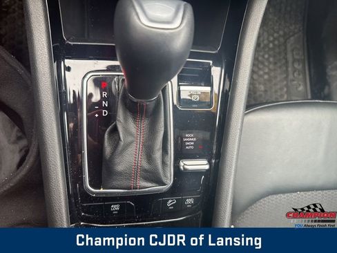 Used 2025 Jeep Compass Trailhawk image 36