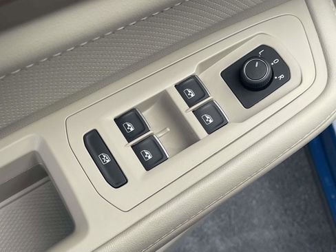 Certified 2025 Volkswagen Atlas SE w/ Panoramic Sunroof Package image 24