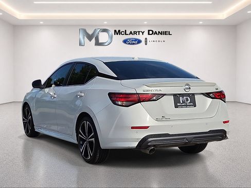 Used 2022 Nissan Sentra SR w/ SR Premium Package FWD image 4
