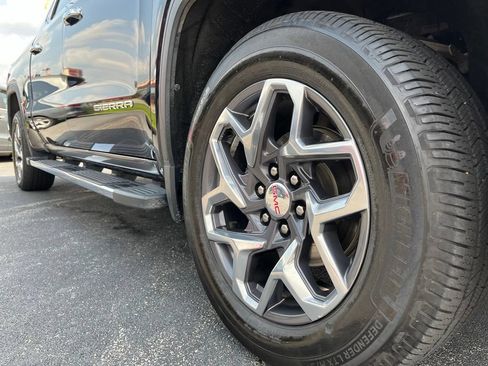 Used 2023 GMC Sierra 1500 SLT w/ SLT Premium Plus Package AWD/4WD image 19