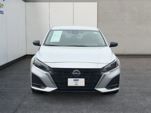 Used 2024 Nissan Altima 2.5 SV FWD image 8
