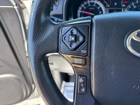 Used 2018 Toyota 4Runner TRD Off-Road AWD/4WD image 15