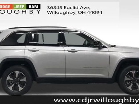New 2025 Jeep Grand Cherokee Limited 4xe w/ Luxury Tech Group II image 4