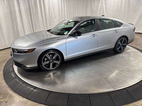 Used 2023 Honda Accord Sport image 1