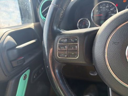 Used 2017 Jeep Wrangler Unlimited Sahara w/ Connectivity Group image 32