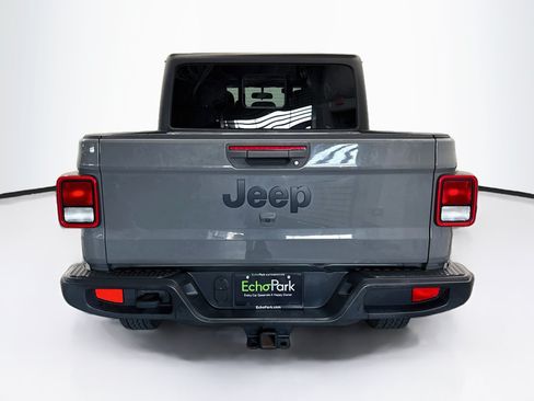 Used 2022 Jeep Gladiator Sport AWD/4WD image 7