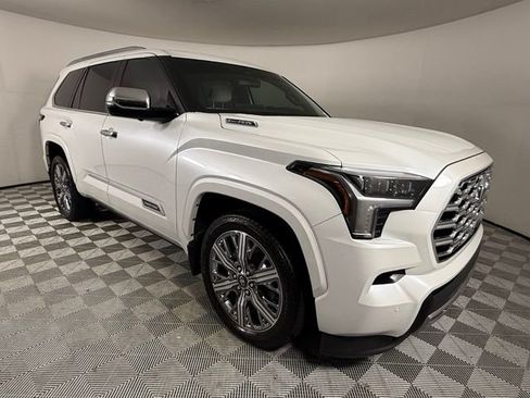 Used 2025 Toyota Sequoia Capstone AWD/4WD image 8