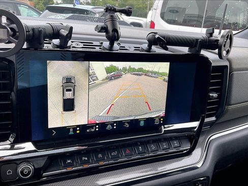 Used 2022 Chevrolet Silverado 1500 ZR2 w/ Technology Package AWD/4WD image 20