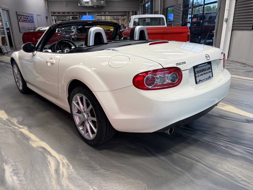 Used 2009 MAZDA MX-5 Miata Touring w/ Suspension Pkg RWD image 28