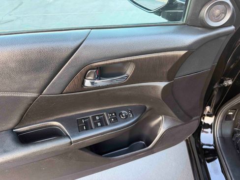 Used 2014 Honda Accord EX image 18