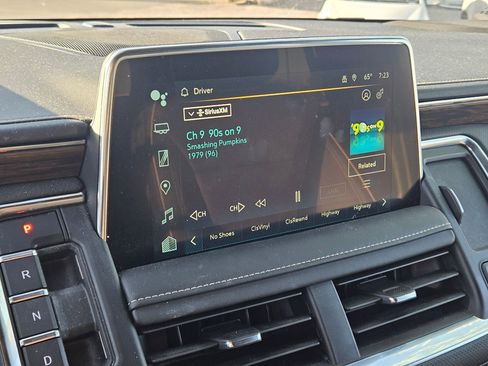 Used 2024 Chevrolet Suburban Premier image 20