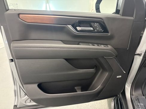 New 2026 GMC Yukon XL Denali w/ LPO, Floor Liner Package RWD image 11