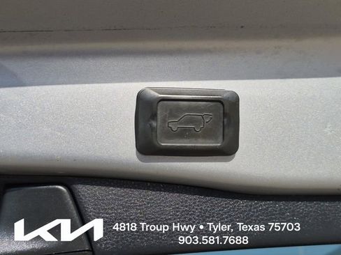 Used 2022 Toyota RAV4 XLE w/ Convenience Package FWD image 11